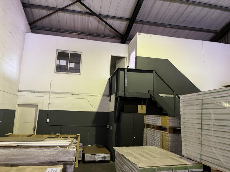 To Let commercial Property for Rent in Maitland Western Cape